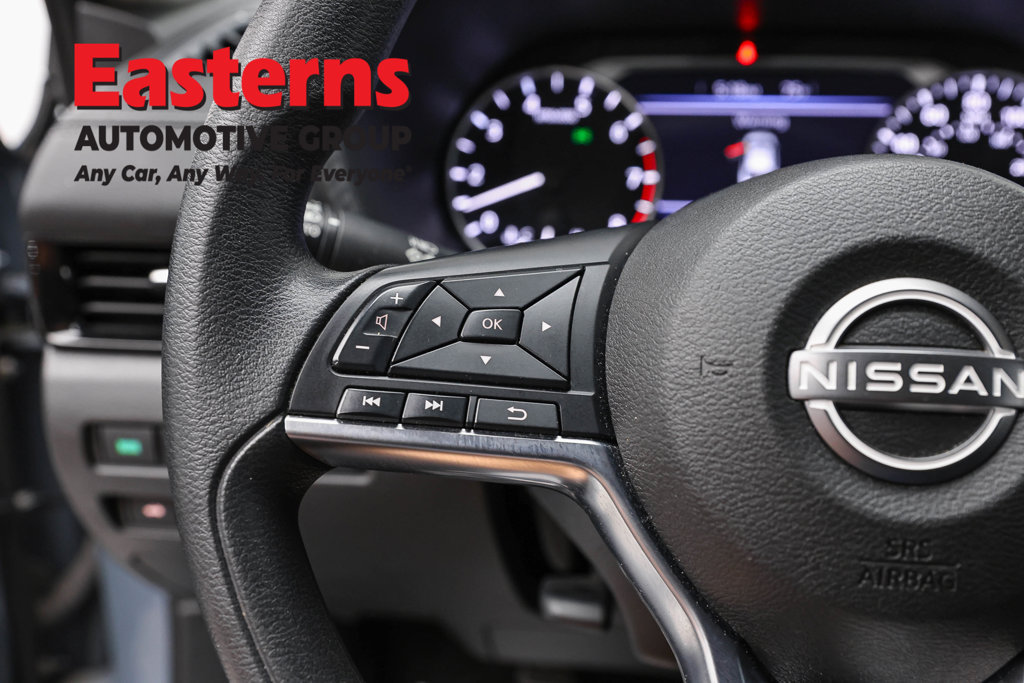 Used 2024 Nissan Sentra SV FWD image 17
