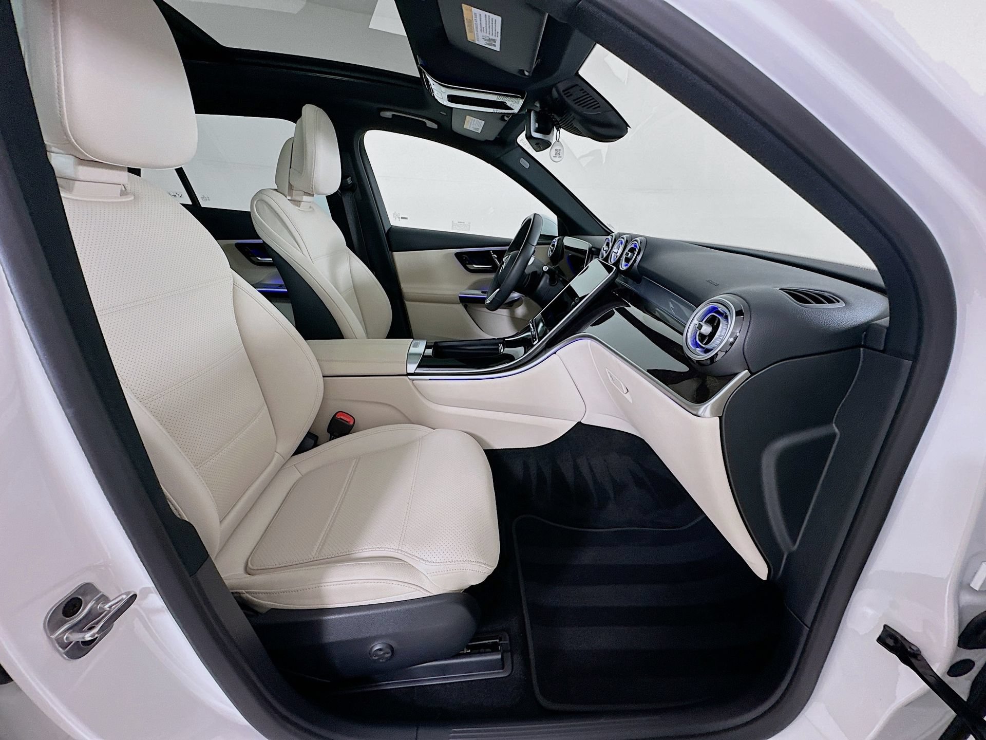 Certified 2026 Mercedes-Benz GLC 300 image 31