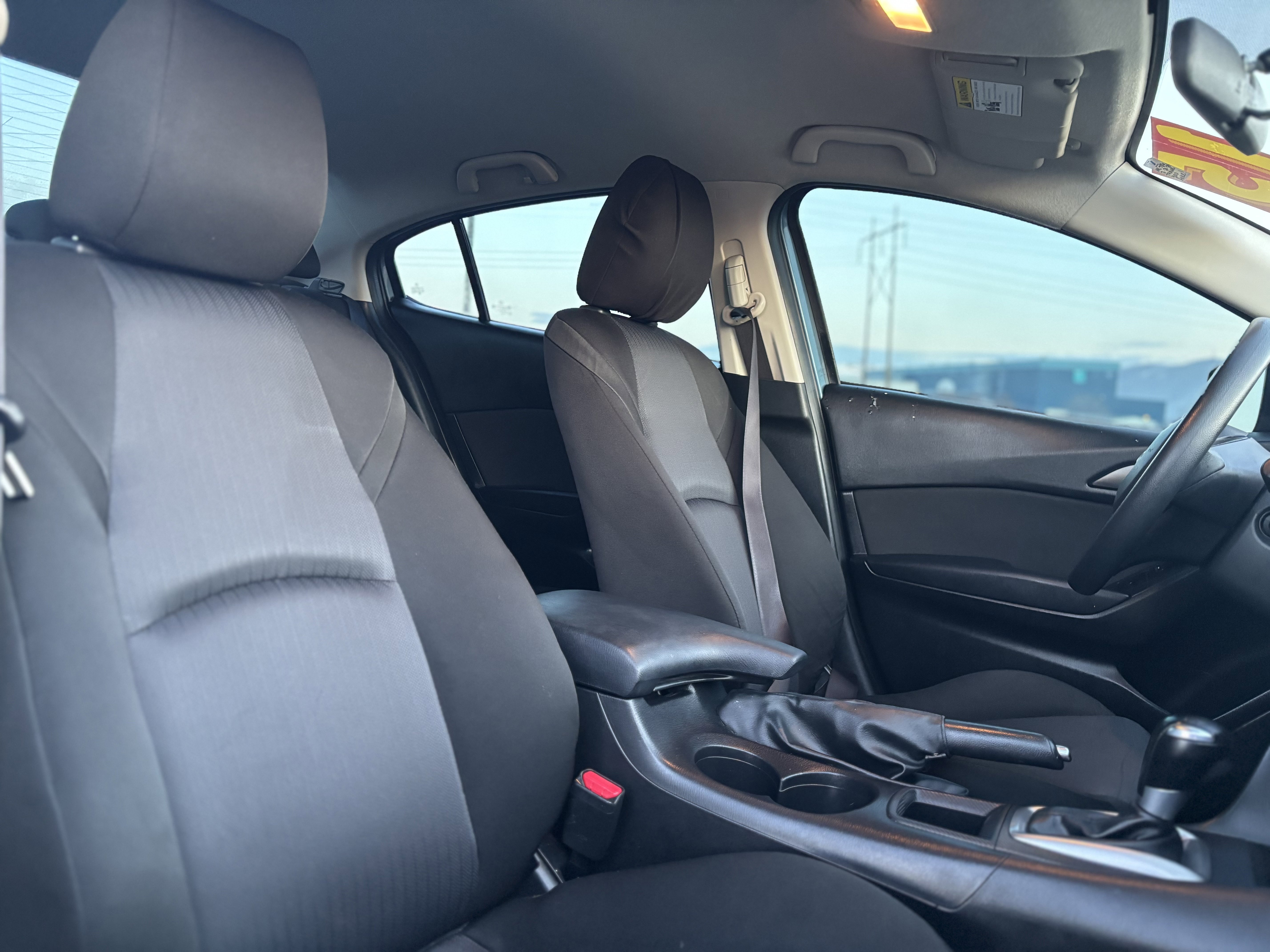 Used 2015 MAZDA MAZDA3 i SV image 21