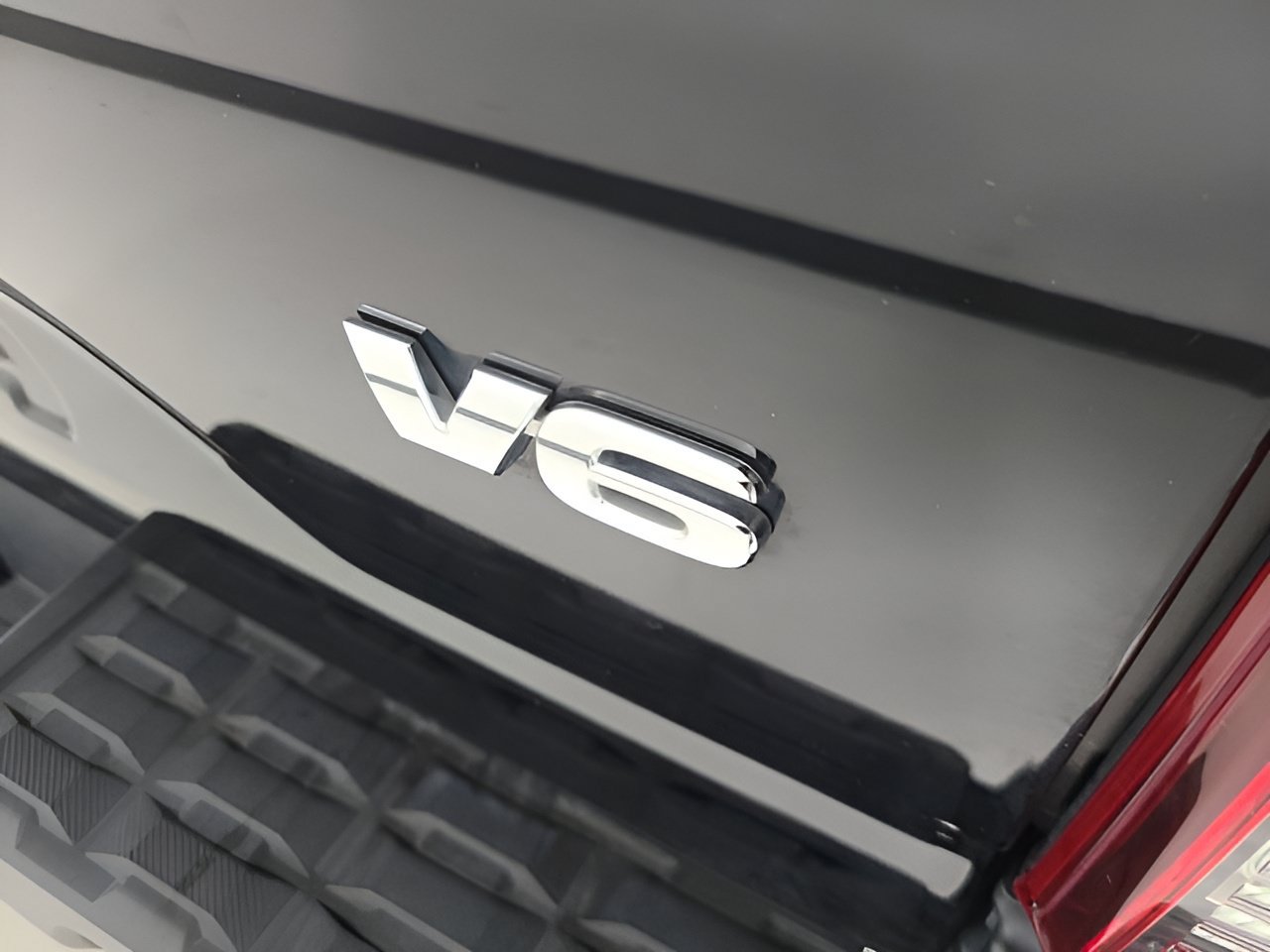 Used 2019 Toyota Tacoma TRD Off-Road AWD/4WD image 8