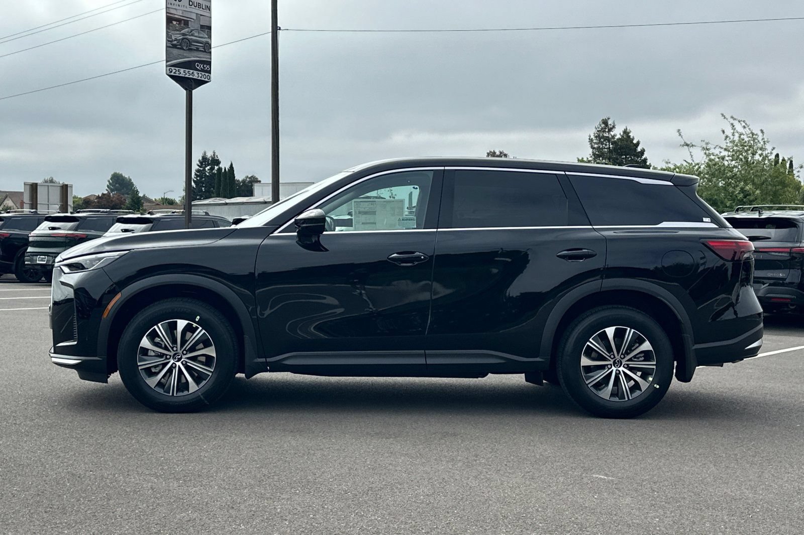 New 2027 INFINITI QX60 Pure w/ Cargo Package AWD/4WD image 2