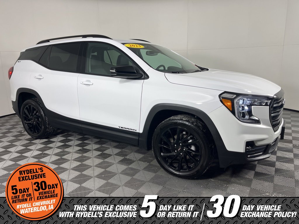 Certified 2023 GMC Terrain SLT w/ Infotainment Package II image 2