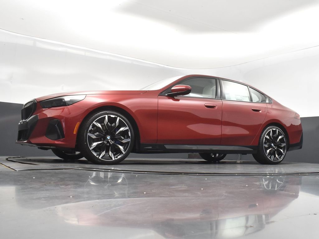 Certified 2025 BMW 530i w/ M Sport Package RWD image 37