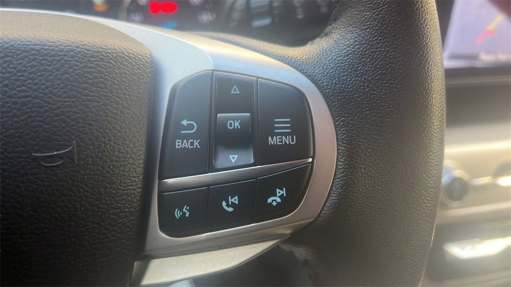 Used 2022 Ford Explorer XLT image 28