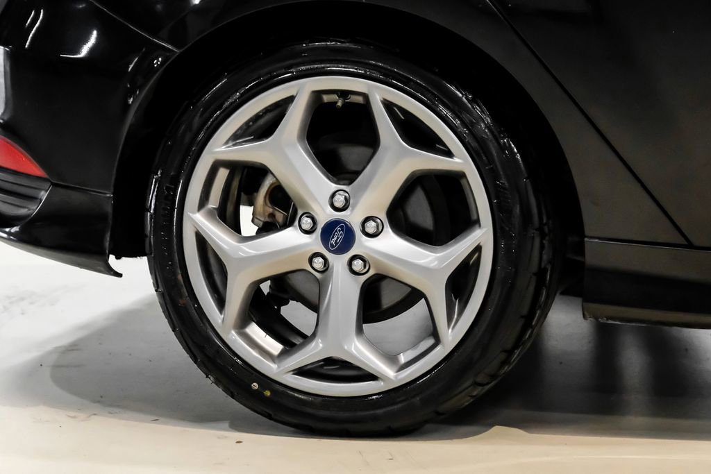 Used 2015 Ford Focus ST FWD image 48