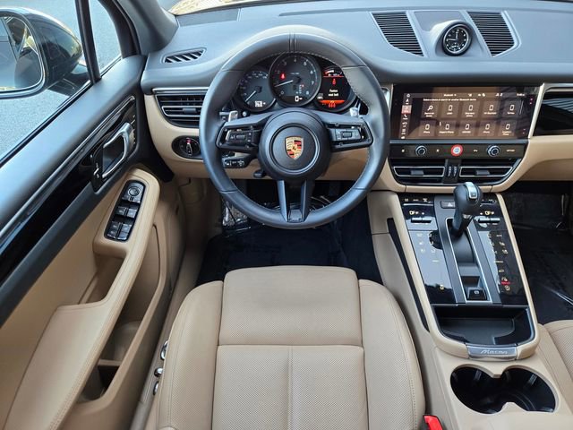 Used 2025 Porsche Macan image 14