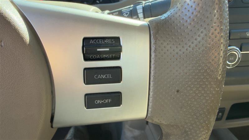 Used 2013 Nissan Frontier SV image 25