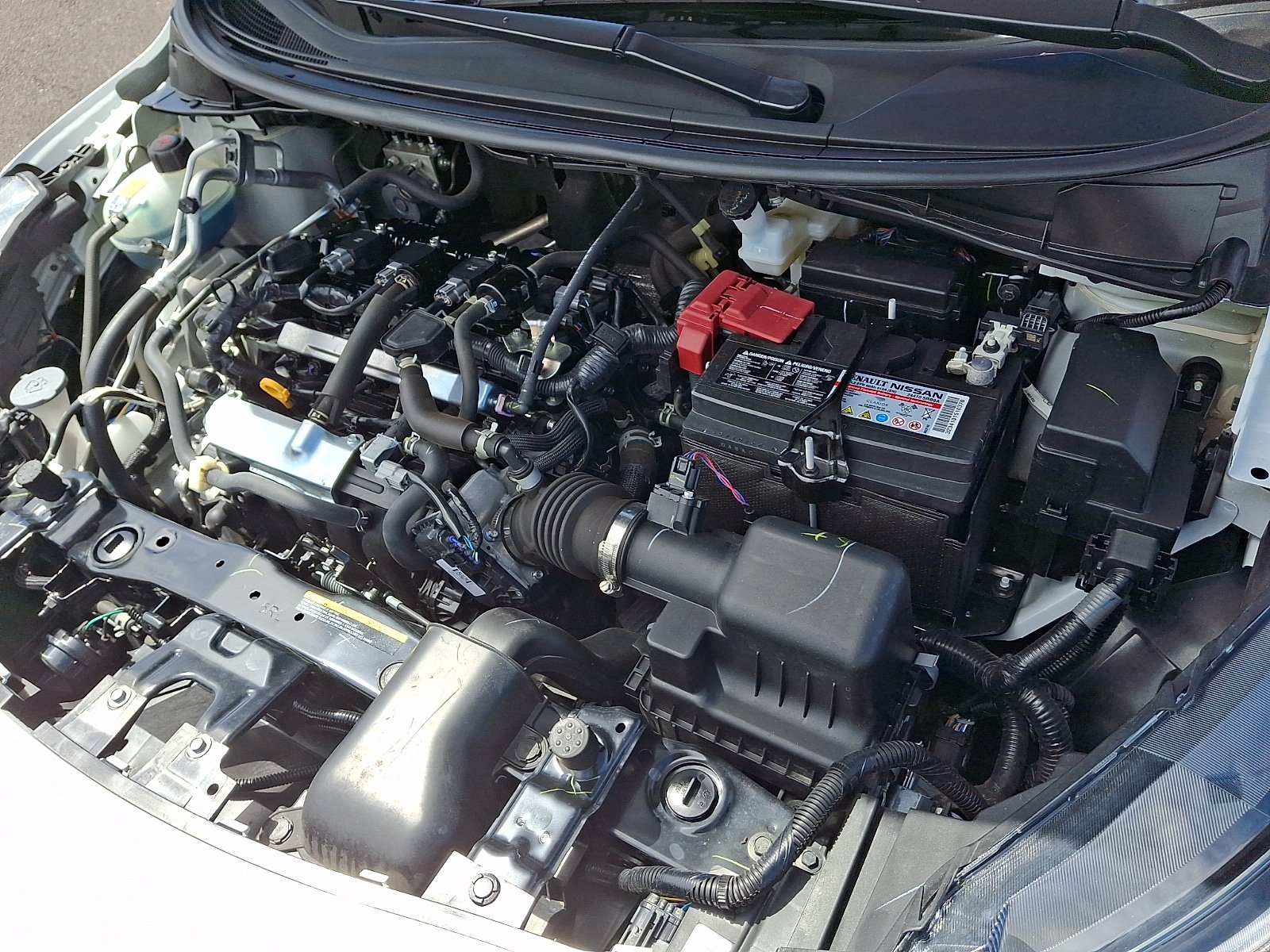 Used 2025 Nissan Versa SV FWD image 27