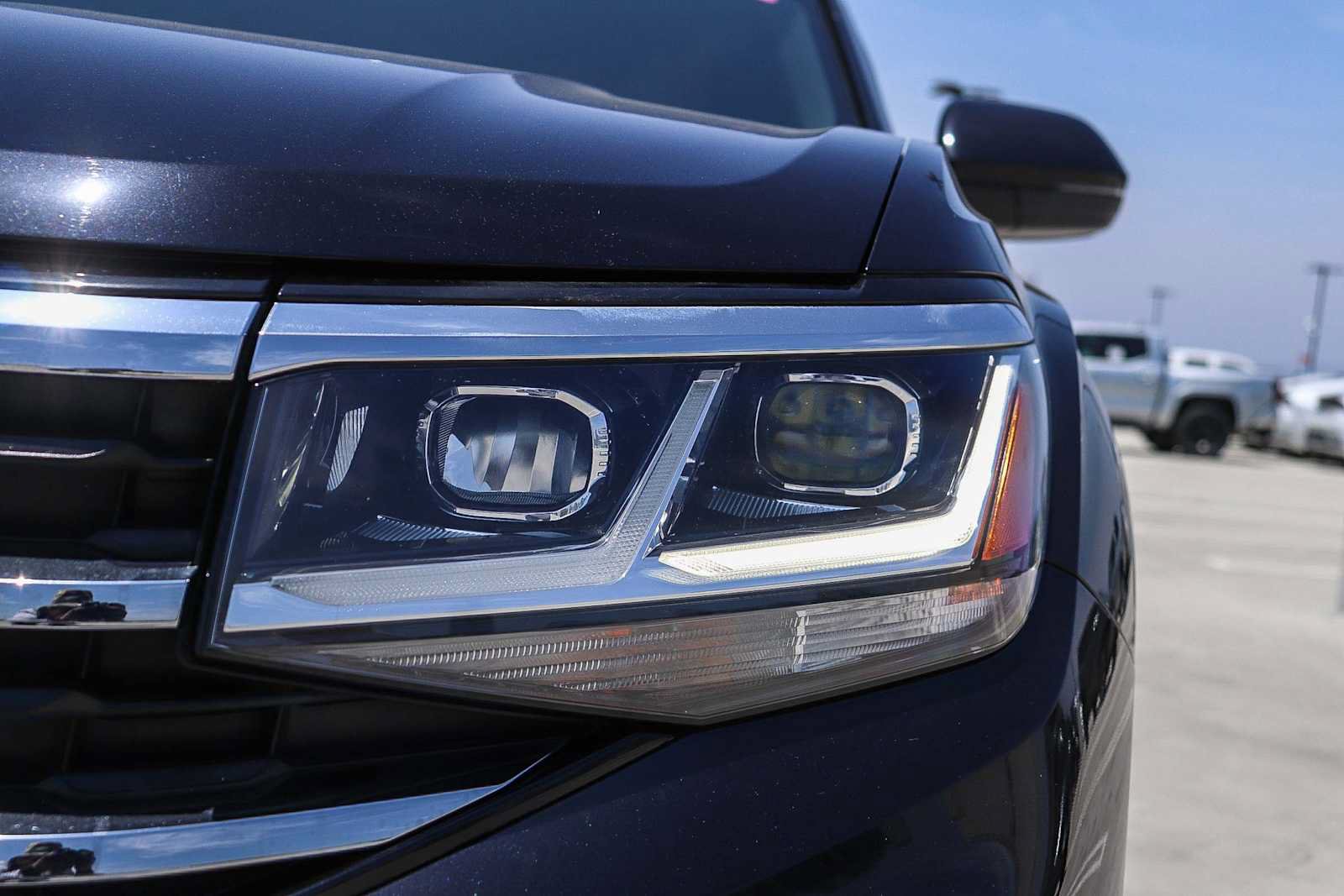 Certified 2020 Volkswagen Atlas Cross Sport SE FWD image 7