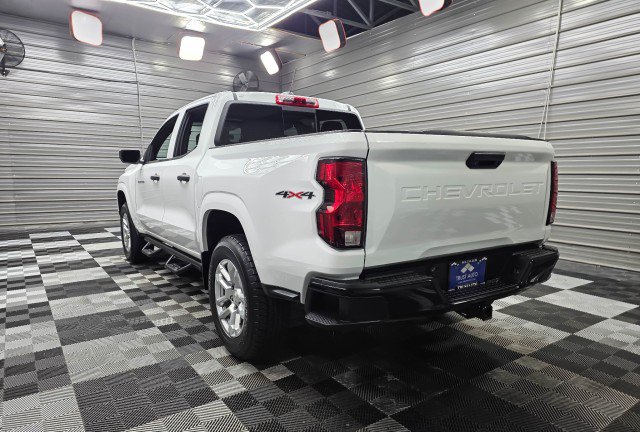 Used 2024 Chevrolet Colorado W/T w/ WT Convenience Package II AWD/4WD image 8
