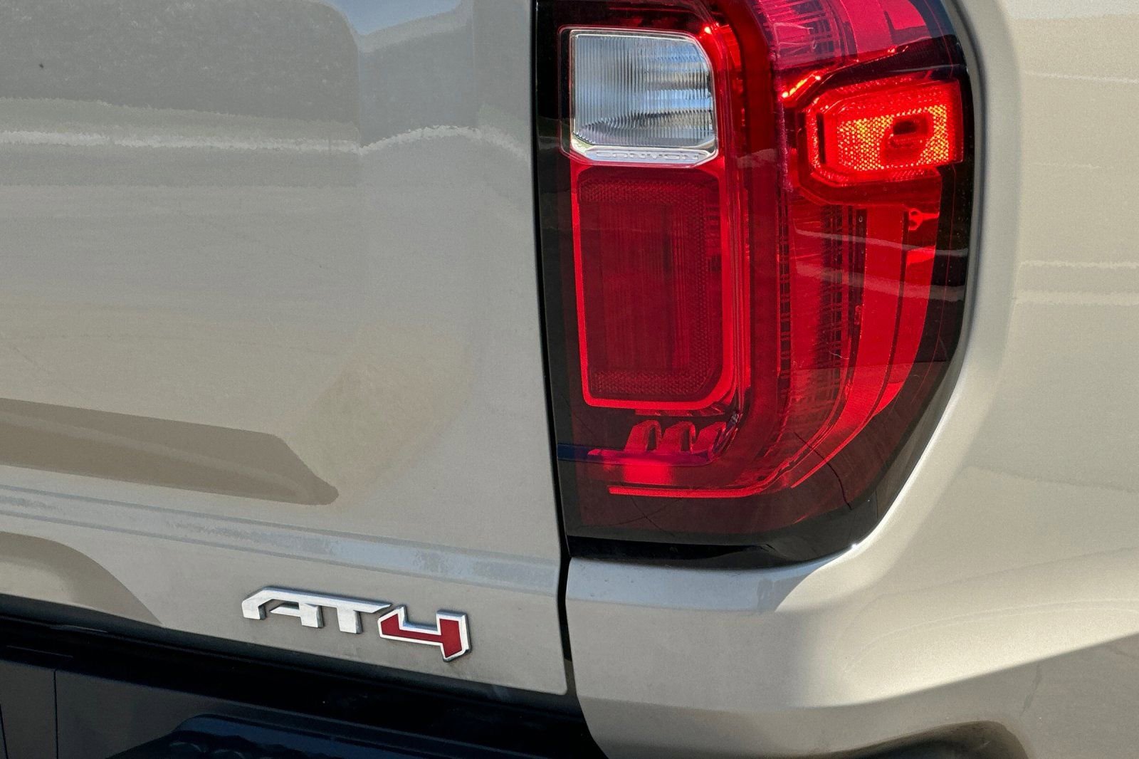Used 2024 GMC Canyon AT4 AWD/4WD image 28