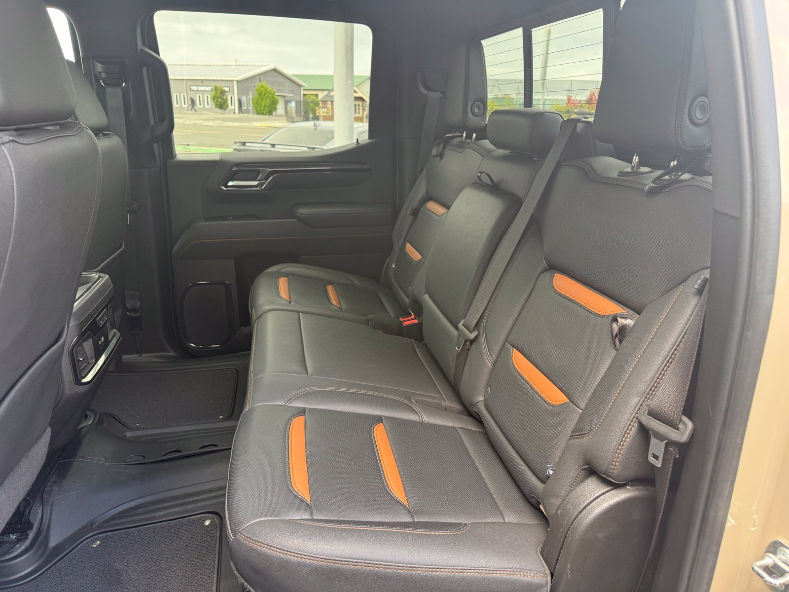 Used 2023 GMC Sierra 1500 AT4 w/ Technology Package AWD/4WD image 28