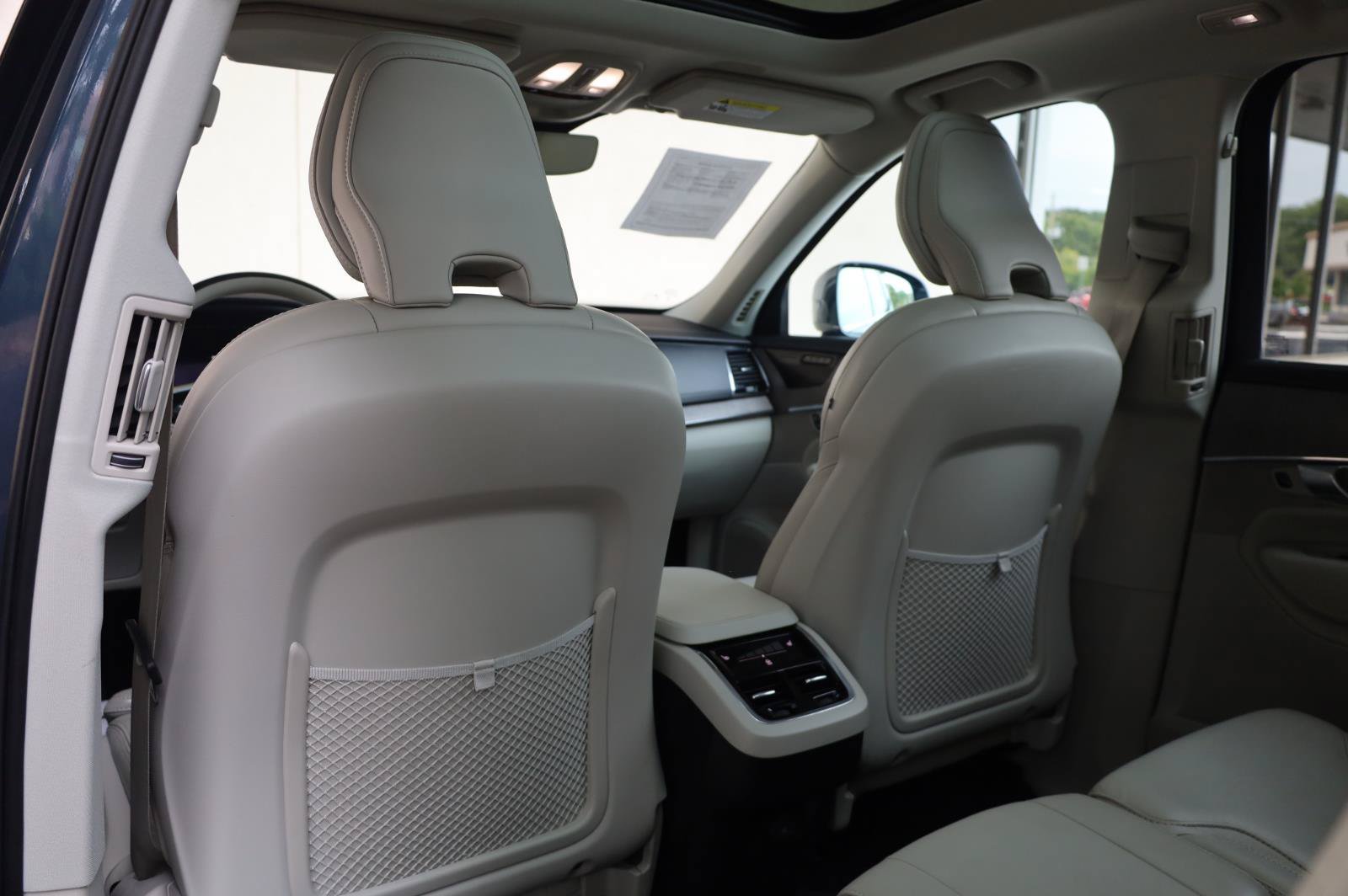 Used 2023 Volvo XC90 B6 Ultimate w/ Protection Package Premier AWD/4WD image 24