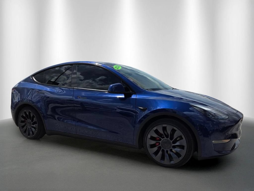 Used 2024 Tesla Model Y Performance AWD/4WD image 2