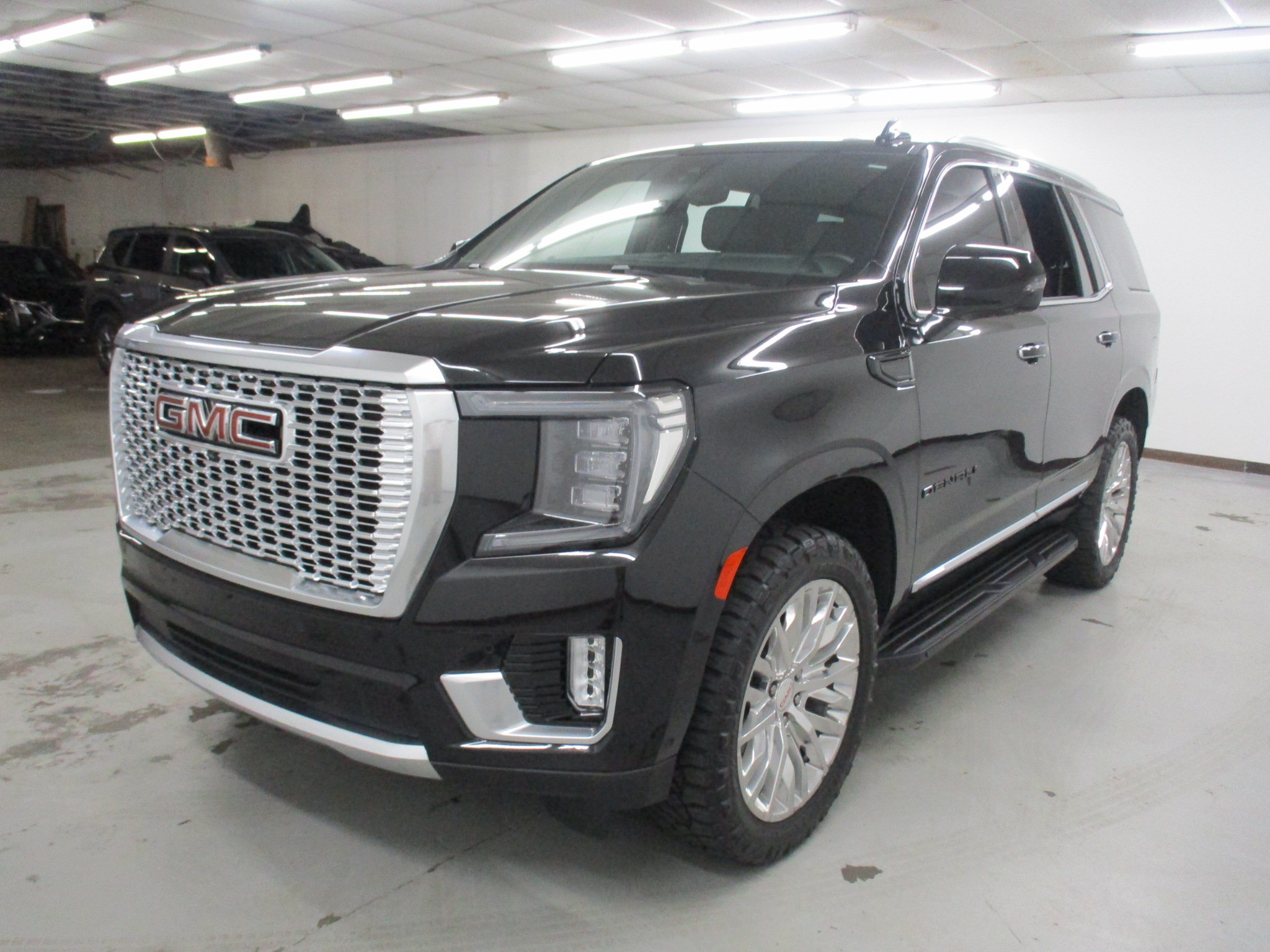 Certified 2024 GMC Yukon Denali w/ Advanced Technology Package AWD/4WD image 3
