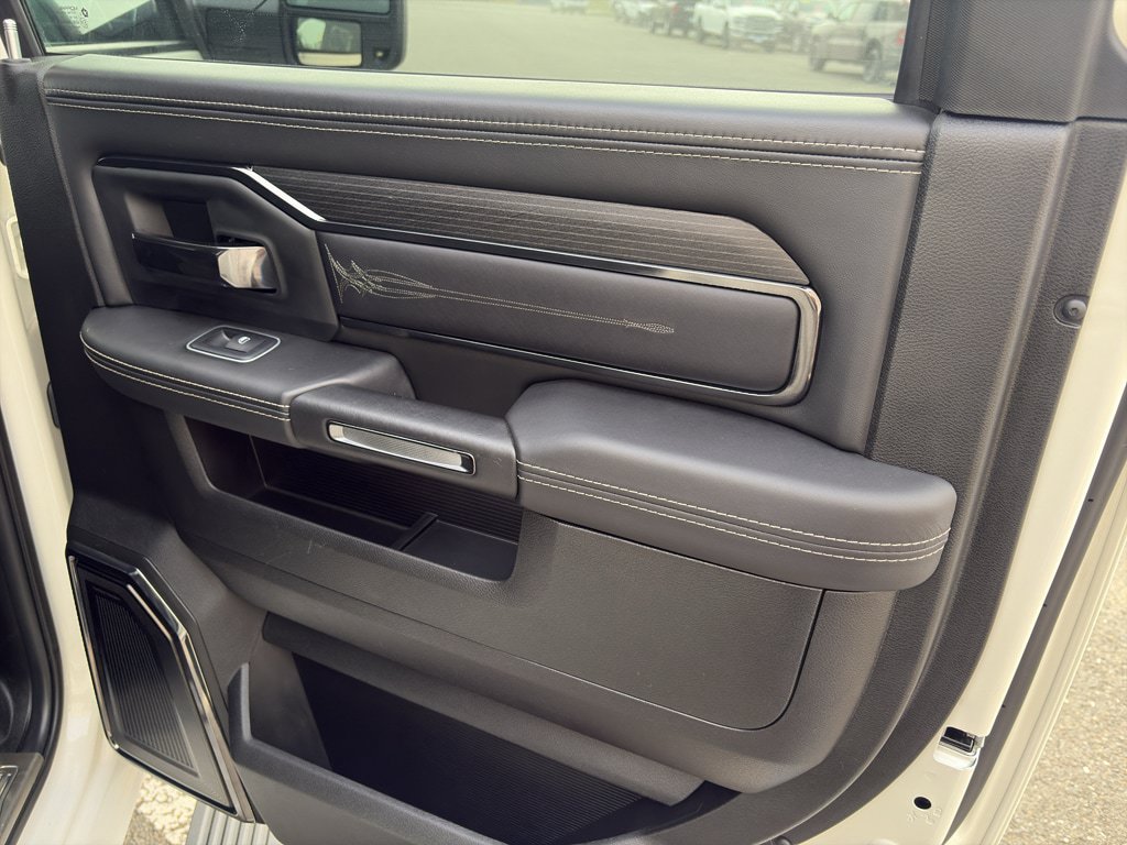 Used 2023 RAM 2500 Limited AWD/4WD image 26