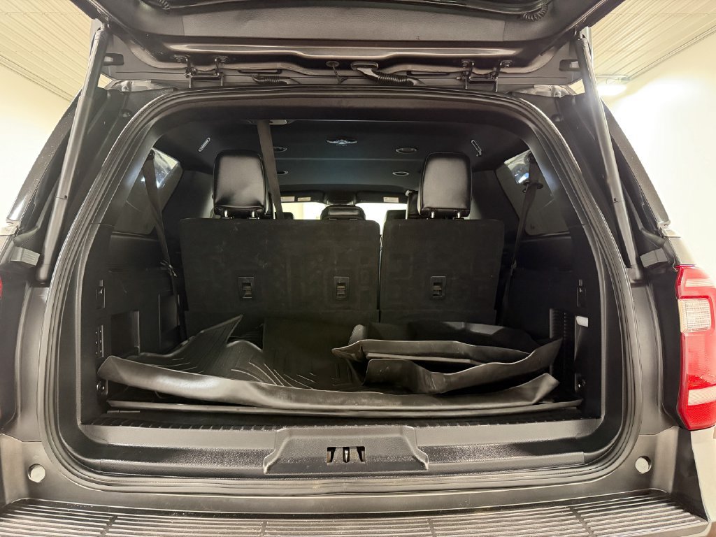 Used 2020 Ford Expedition Max XLT w/ Equipment Group 202A AWD/4WD image 74