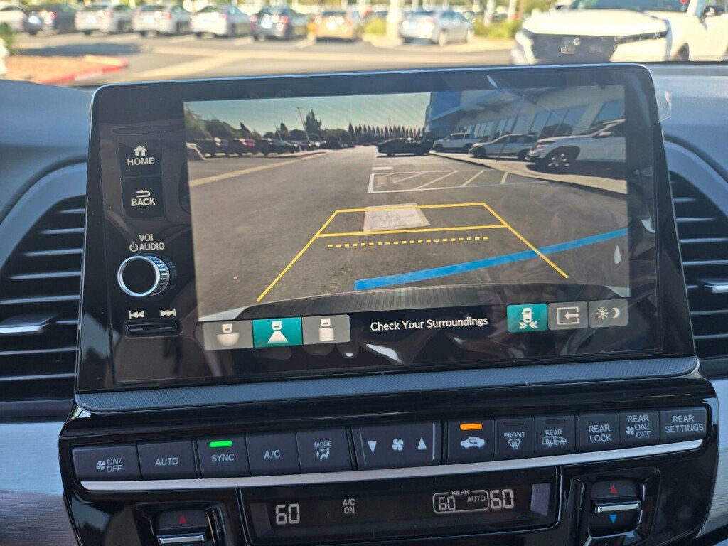New 2026 Honda Odyssey Touring image 8
