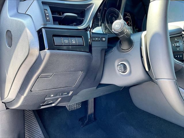 Used 2025 Lexus ES 300h Ultra Luxury w/ Accessory Package (Z2) FWD image 30