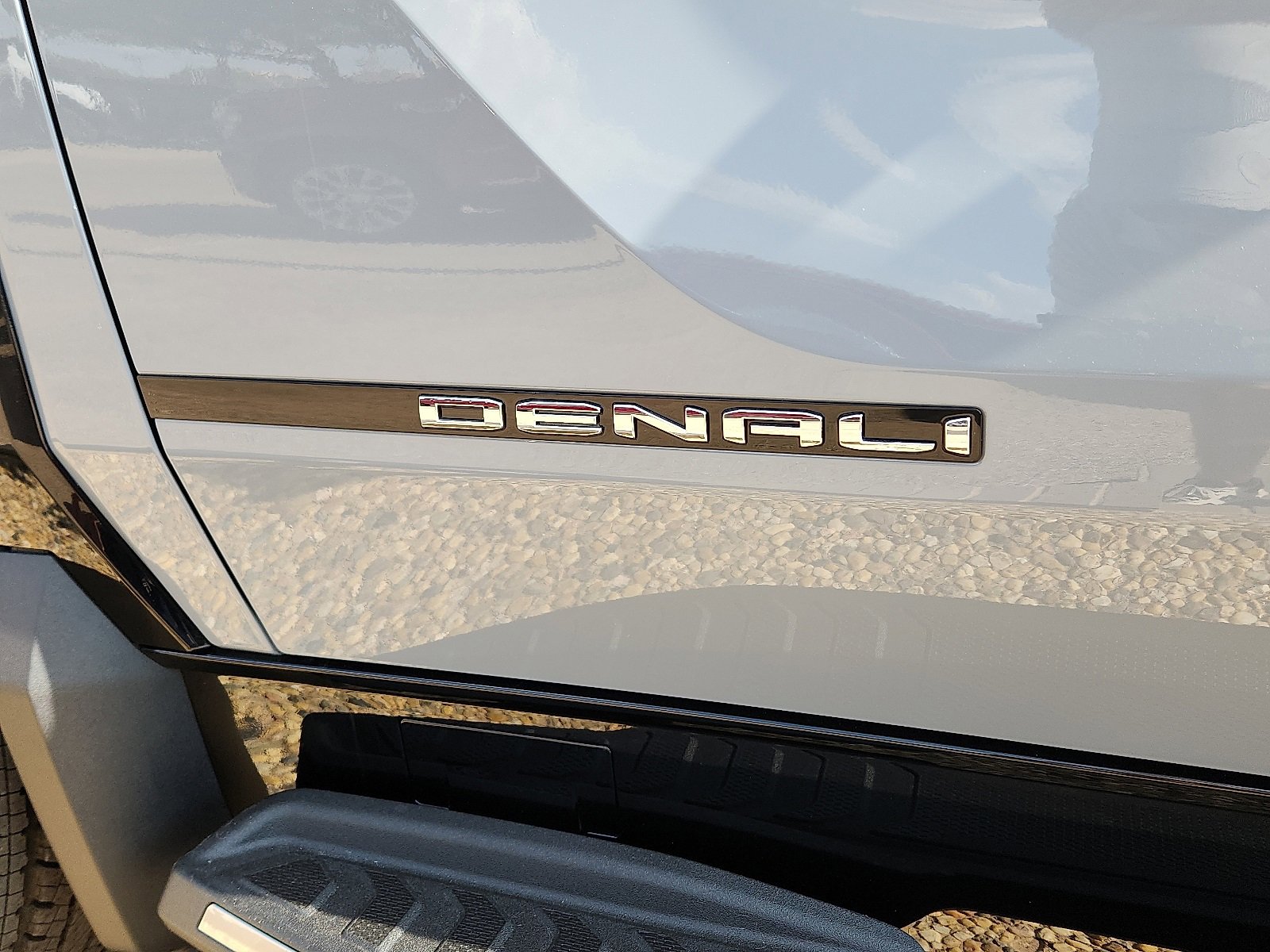 New 2025 GMC Sierra EV Denali image 9