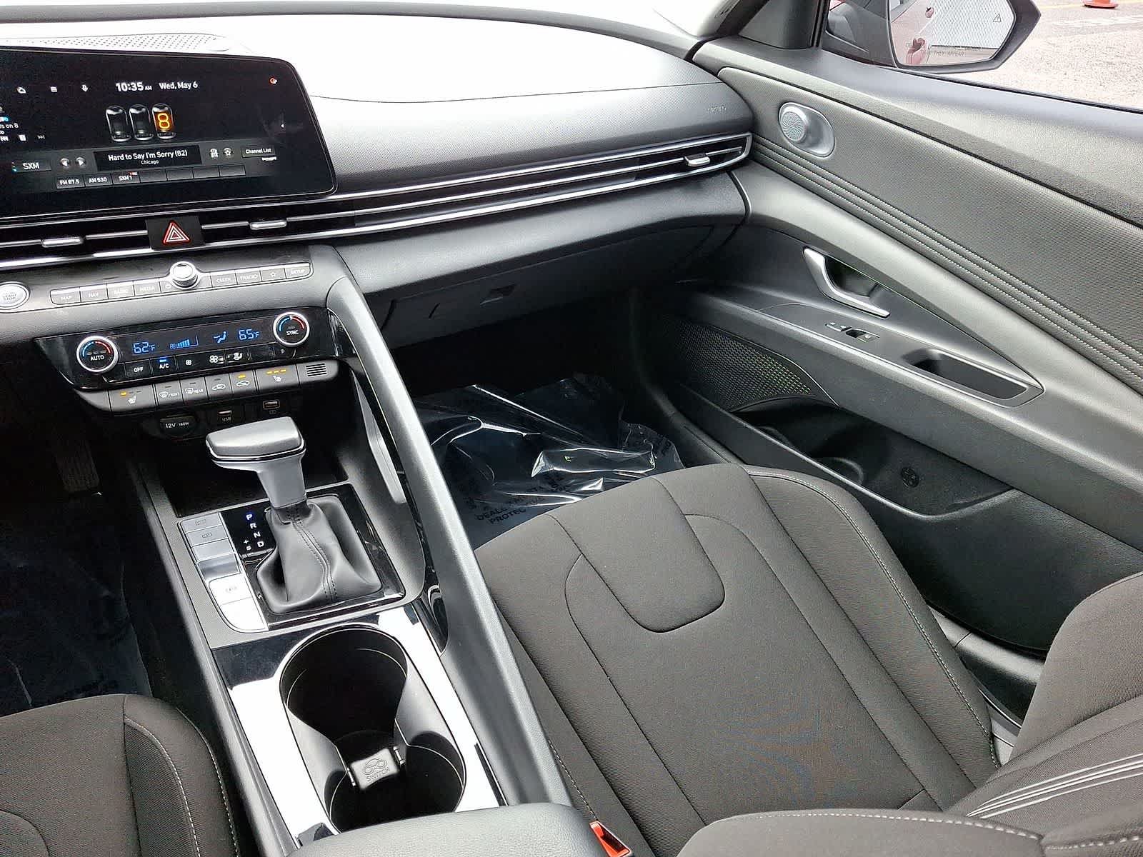 Used 2023 Hyundai Elantra SEL w/ Convenience Package FWD image 12
