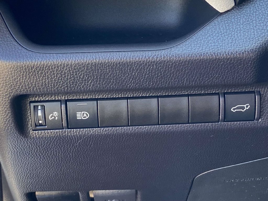 Used 2025 Toyota RAV4 XLE w/ Convenience Package FWD image 29