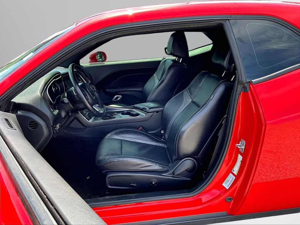 Used 2015 Dodge Challenger R/T Plus RWD image 26