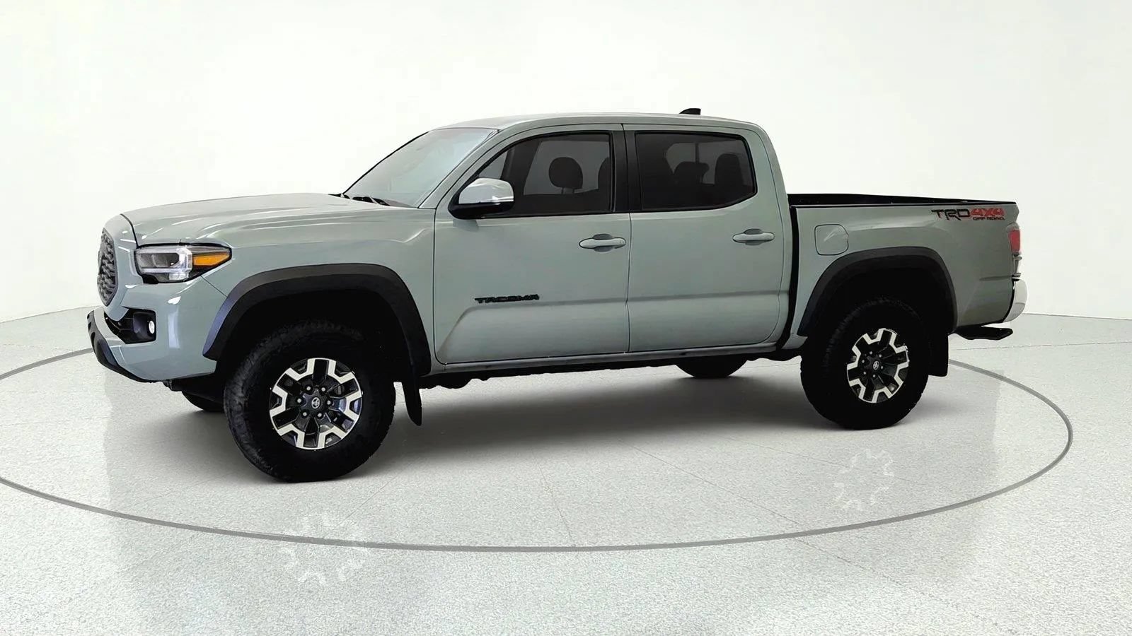 Used 2023 Toyota Tacoma TRD Off-Road AWD/4WD image 3