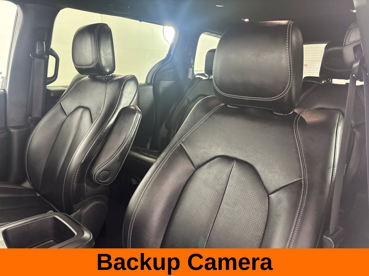 Used 2025 Chrysler Pacifica Select FWD image 11