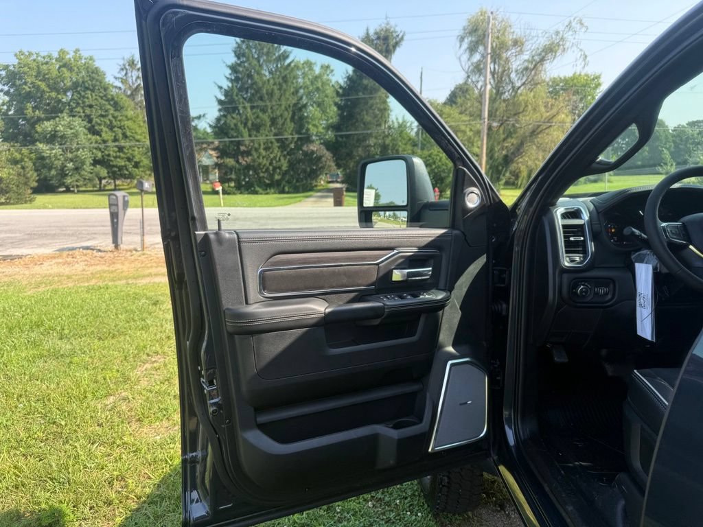 New 2026 RAM 5500 4x4 Crew Cab w/ Laramie Trim Package image 16