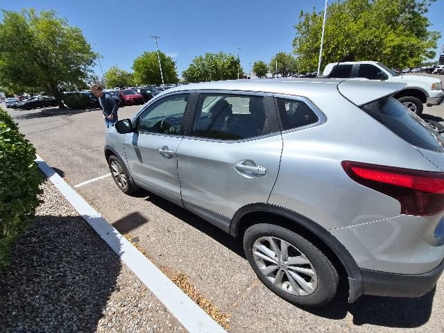Used 2018 Nissan Rogue Sport S w/ S Appearance Package FWD image 30