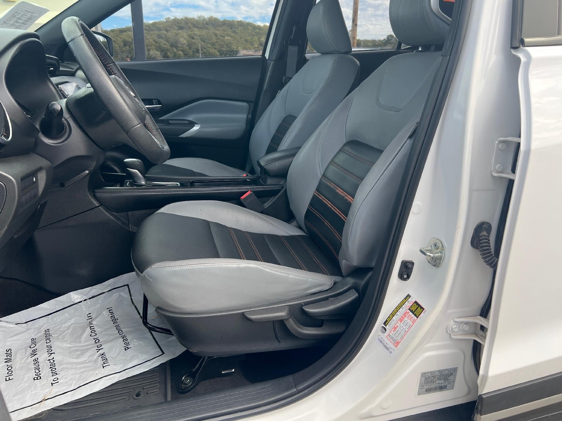 Used 2023 Nissan Kicks SR w/ SR Premium Package FWD image 12