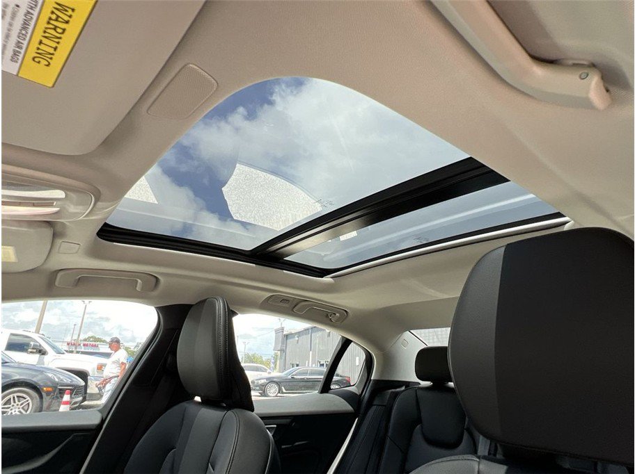 Used 2024 Volvo S60 B5 Core AWD/4WD image 45