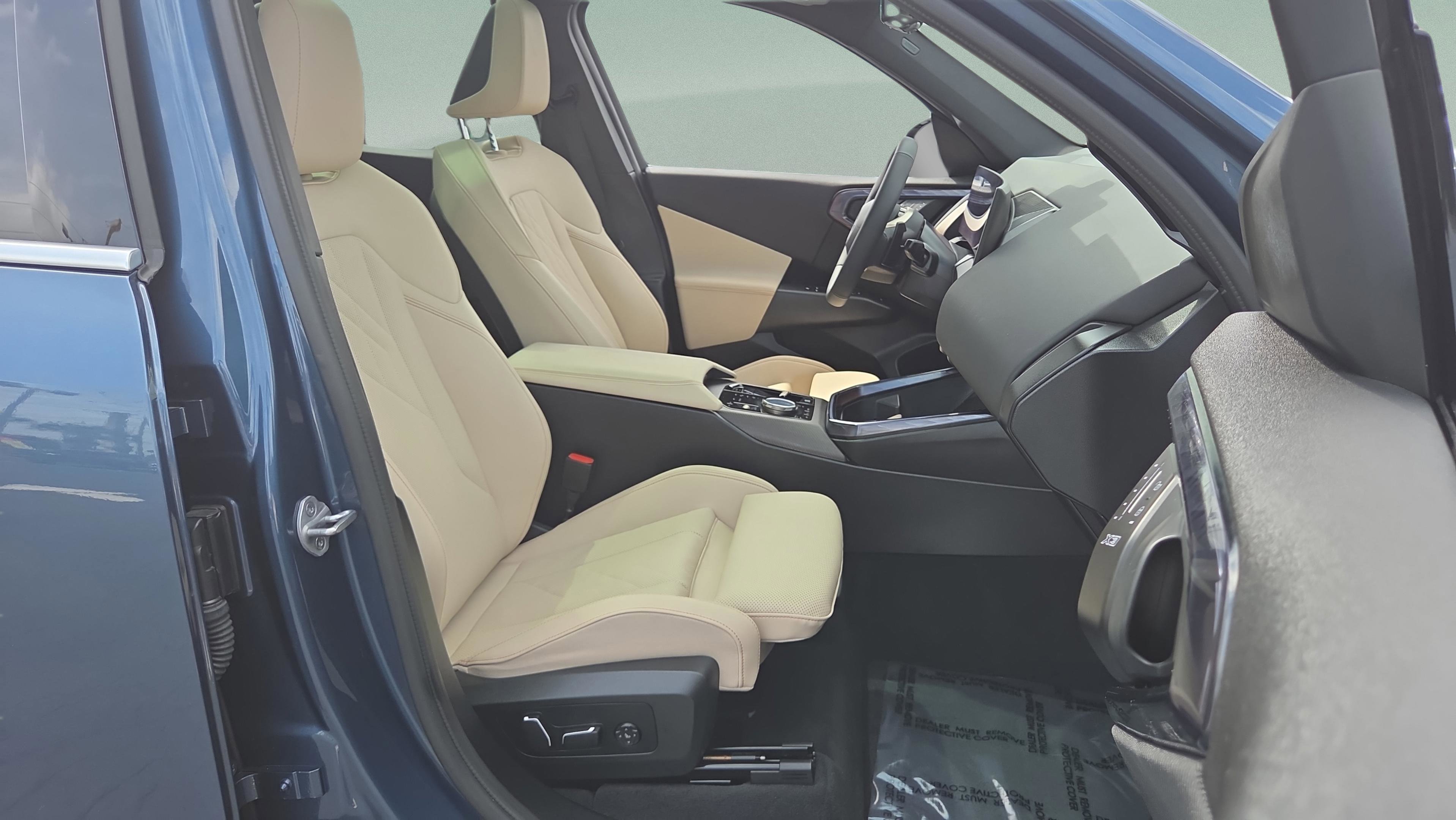 Certified 2025 BMW X3 xDrive30i w/ Convenience Package image 18