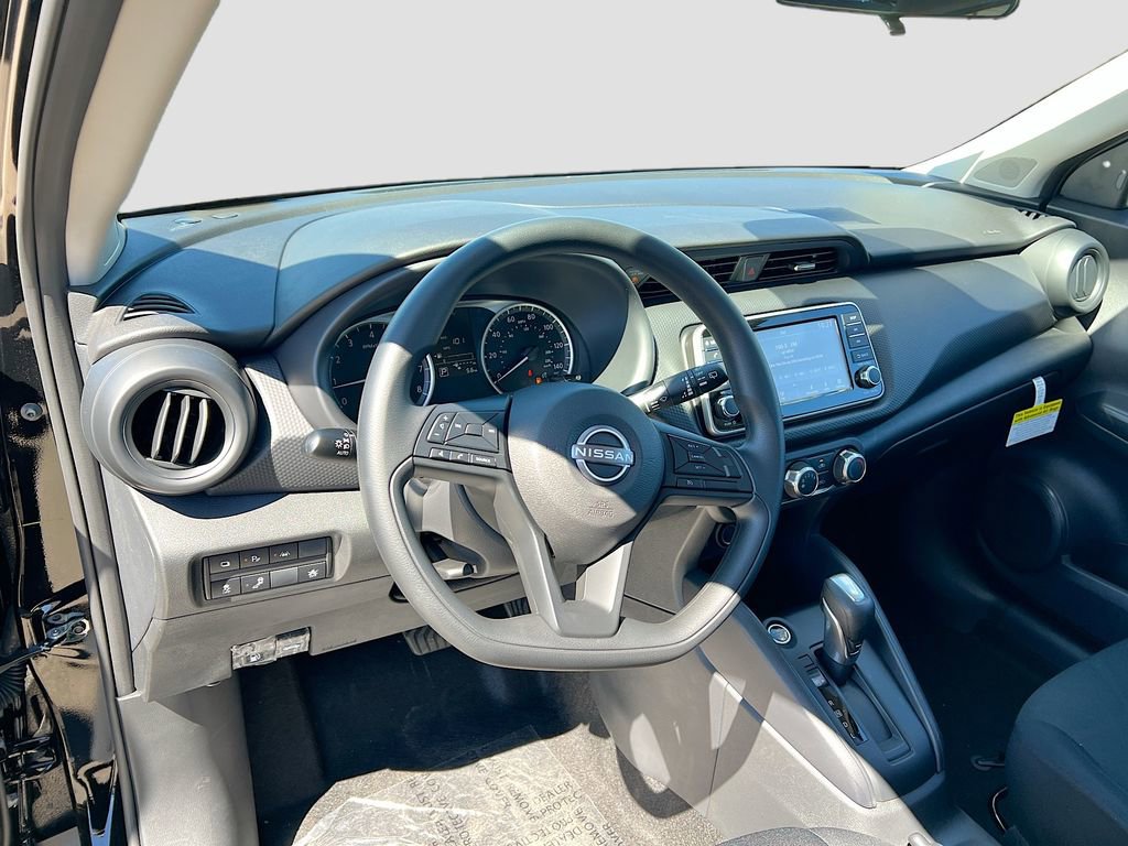 Used 2025 Nissan Kicks Play S FWD image 9