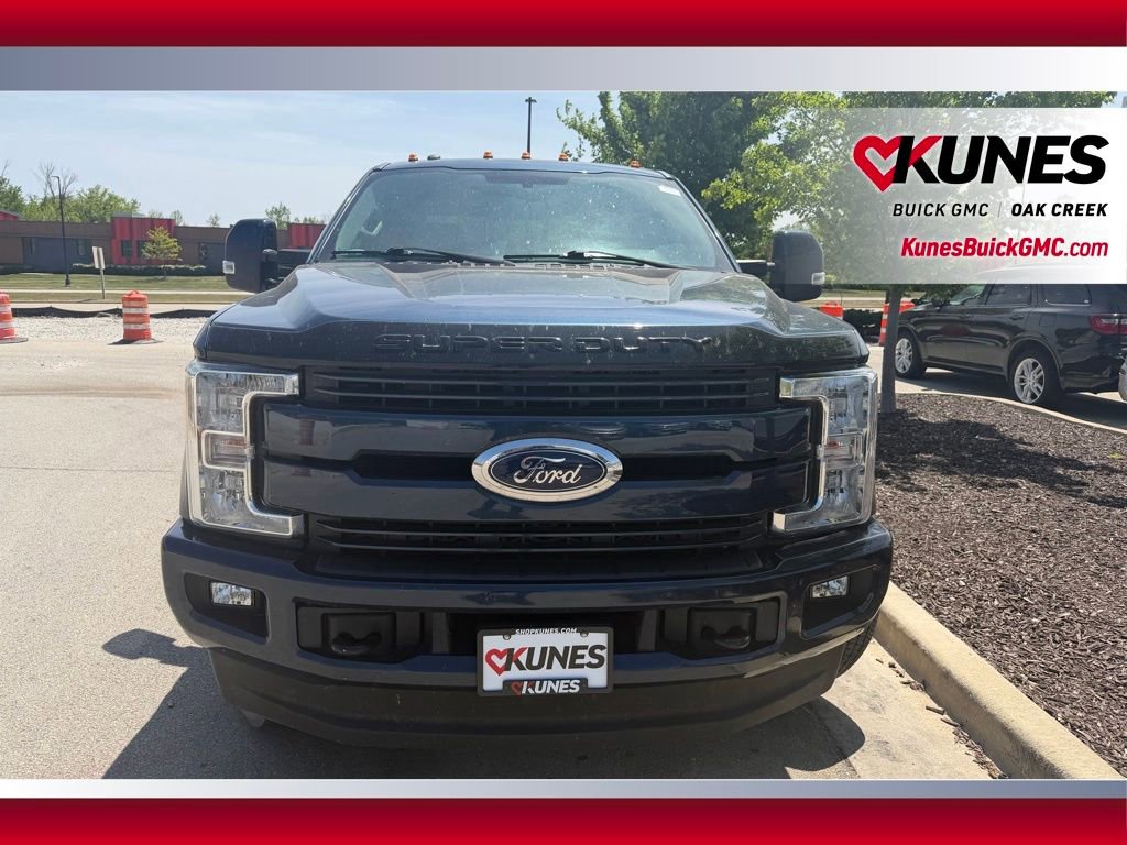 Used 2017 Ford F250 Lariat w/ Lariat Value Package AWD/4WD image 3