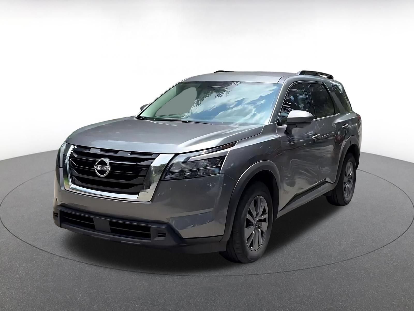 Used 2025 Nissan Pathfinder SV FWD image 7