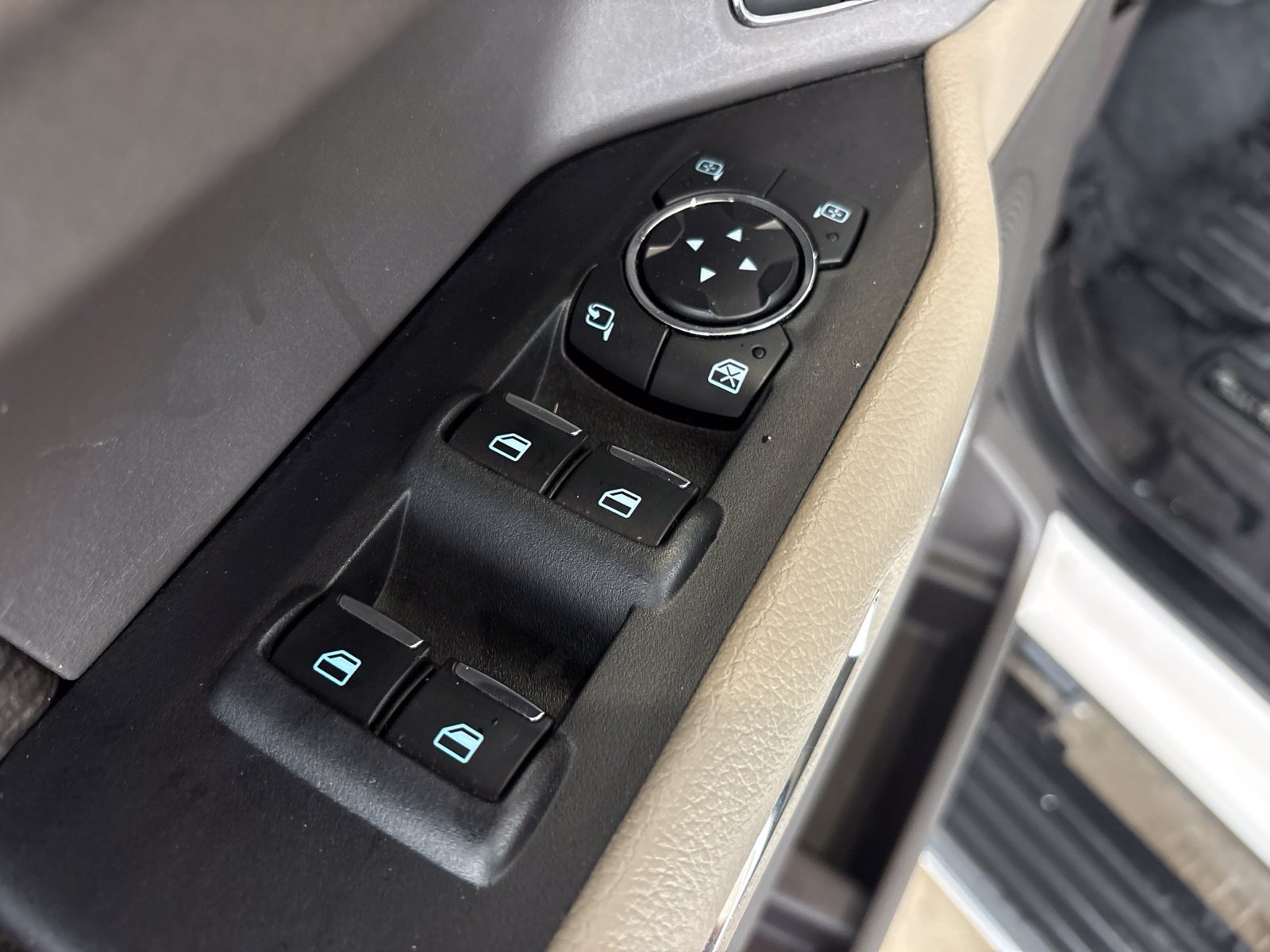 Used 2019 Ford Expedition Max Limited w/ Driver Assistance Package RWD image 12