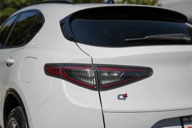 Used 2024 Alfa Romeo Stelvio Ti AWD/4WD image 12