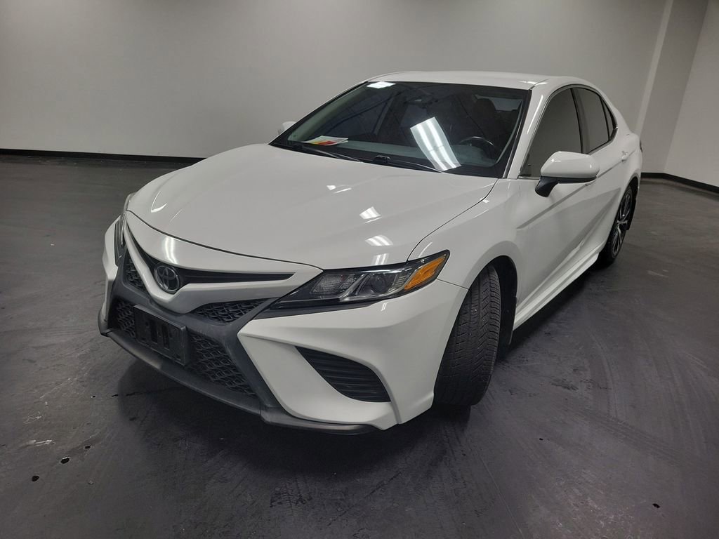 Used 2019 Toyota Camry SE image 4