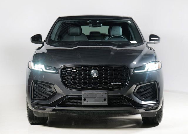 Used 2025 Jaguar F-PACE R-Dynamic S image 8