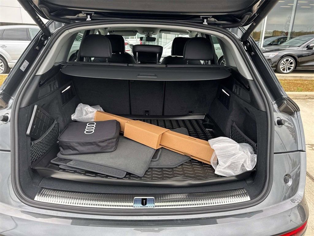 New 2025 Audi Q5 e Premium Plus image 17