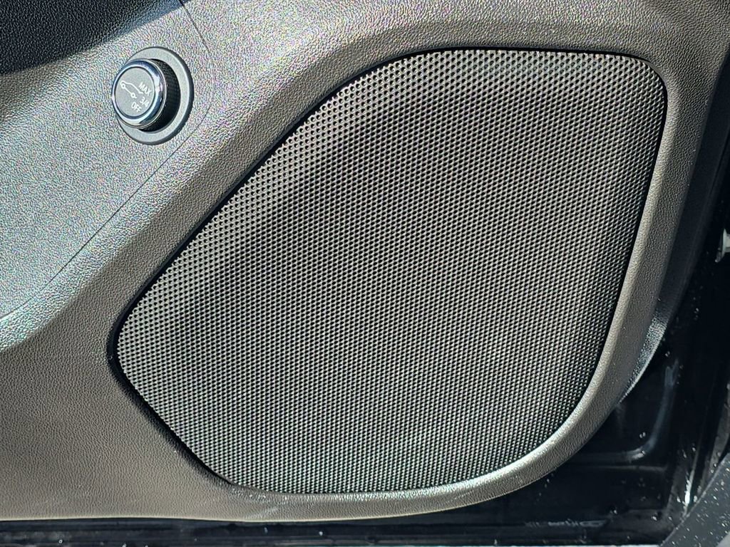 Certified 2023 GMC Acadia SLE w/ Driver Convenience Package image 25