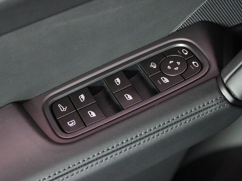 Certified 2026 Porsche Cayenne E-Hybrid Coupe AWD/4WD image 15