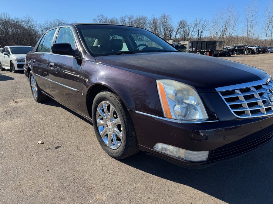 Used 2008 Cadillac DTS w/ Sun And Sound Package FWD image 12