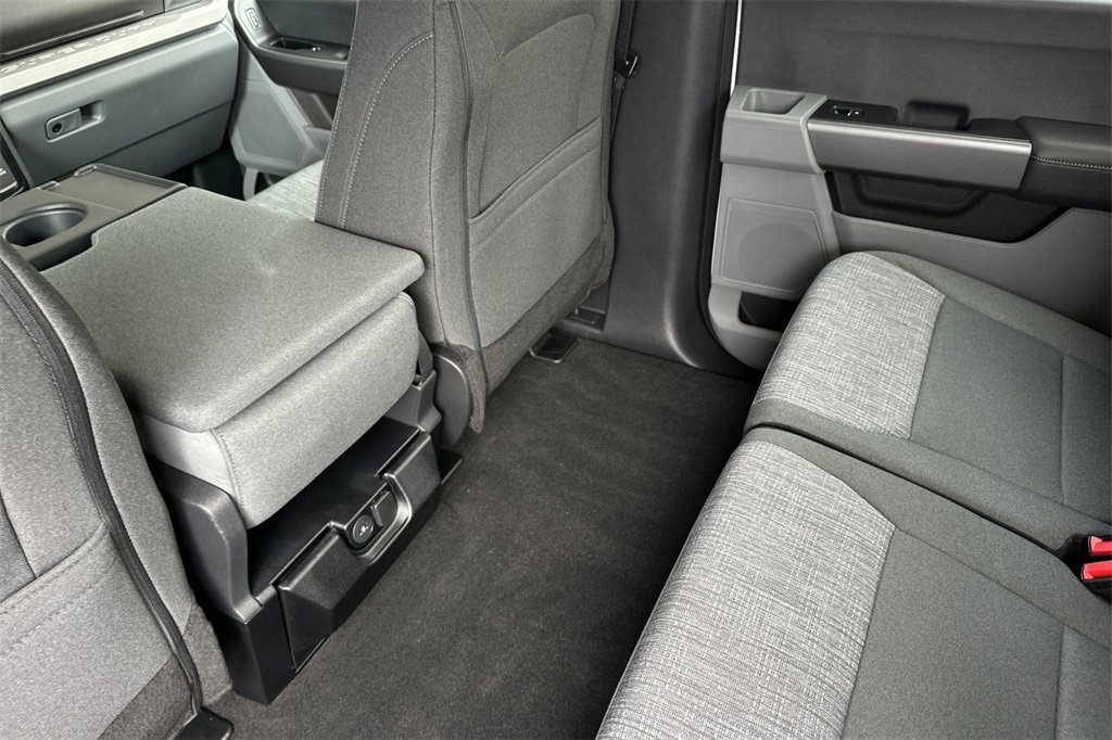 New 2025 Ford F250 XLT w/ FX4 Off-Road Package image 9