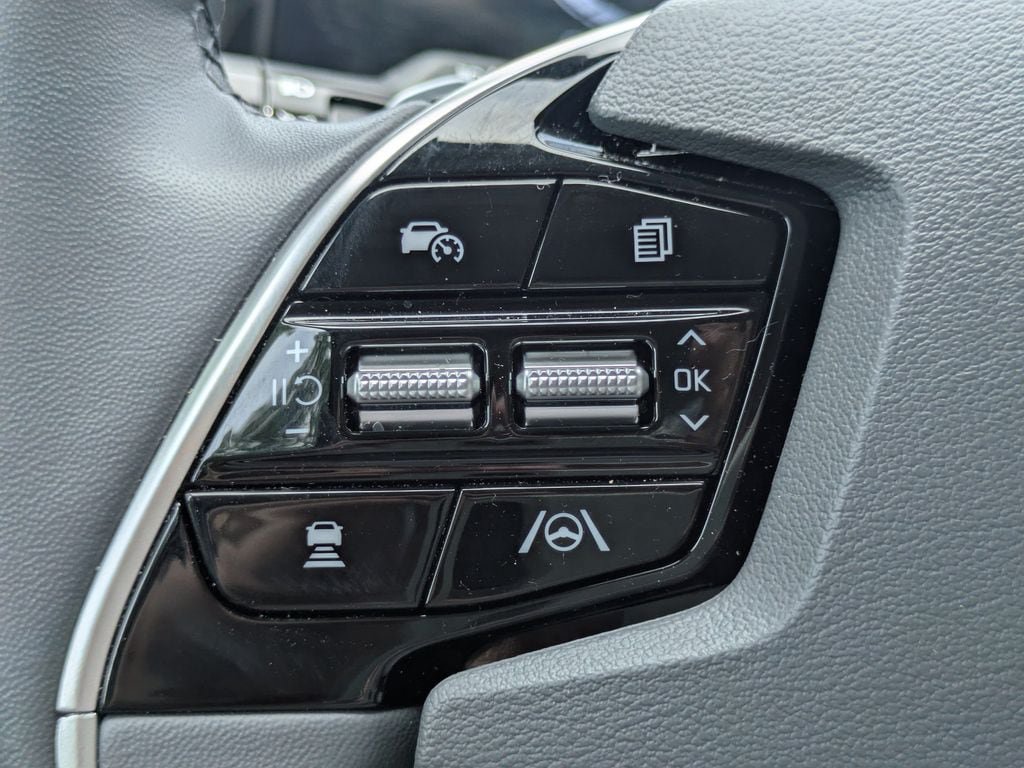 Used 2025 Kia Niro EX Touring FWD image 26