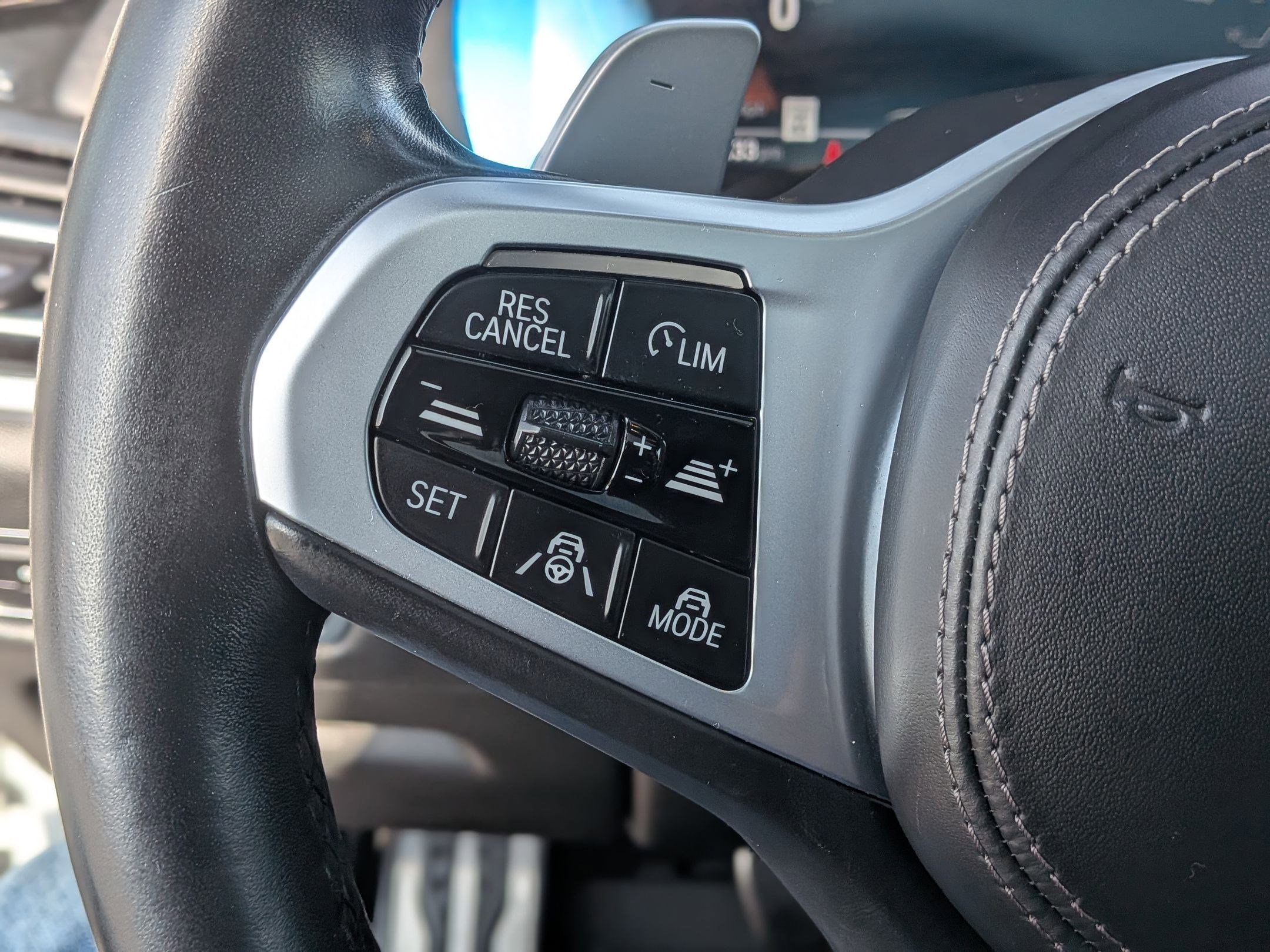 Used 2021 BMW X5 xDrive40i w/ M Sport Package image 16