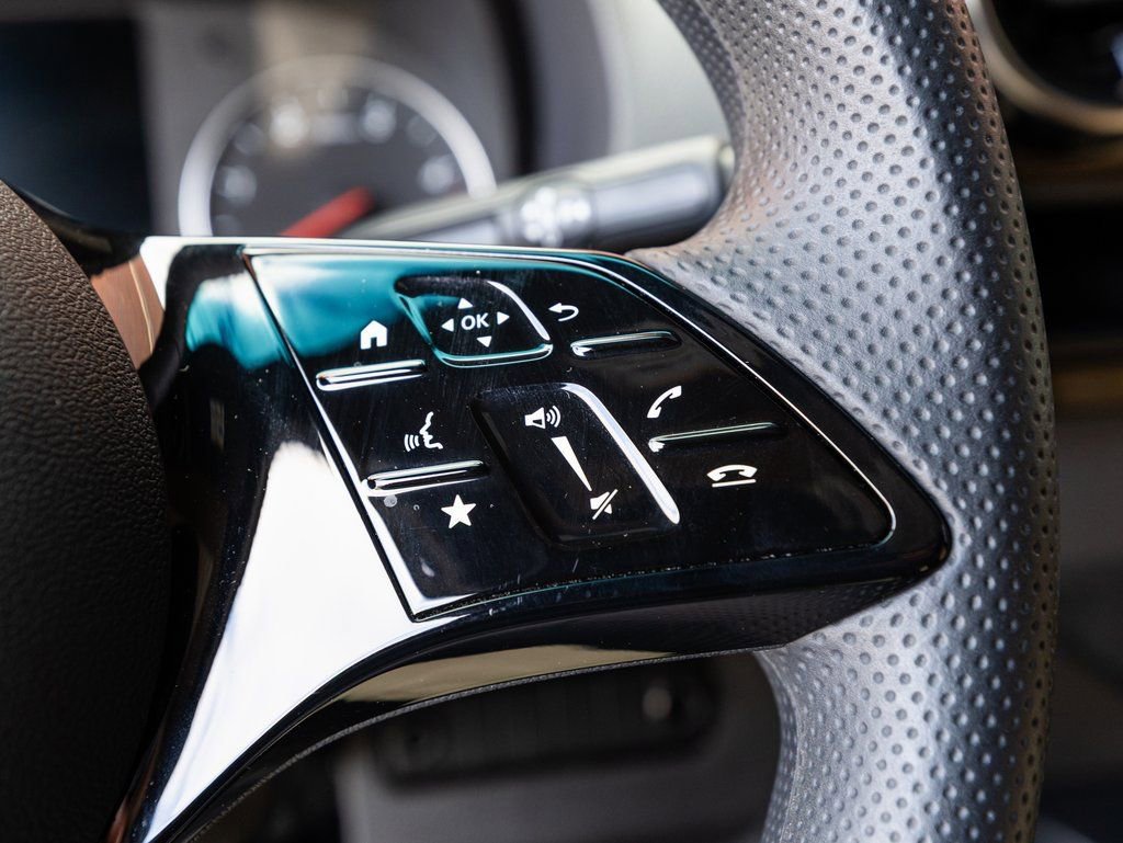 Used 2025 Mercedes-Benz Sprinter 2500 image 11