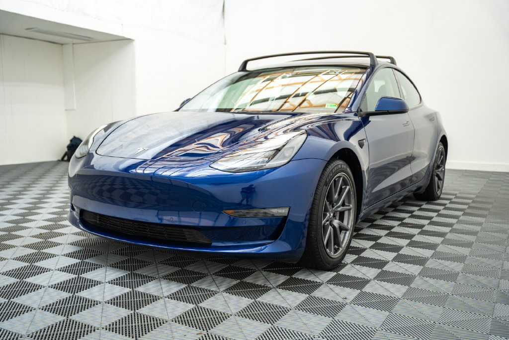 Used 2022 Tesla Model 3 Long Range AWD/4WD image 3